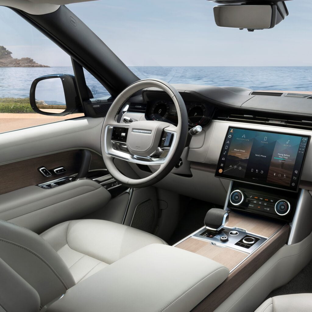 Range Rover Interior via Havas Formula for use by 360 Magazine