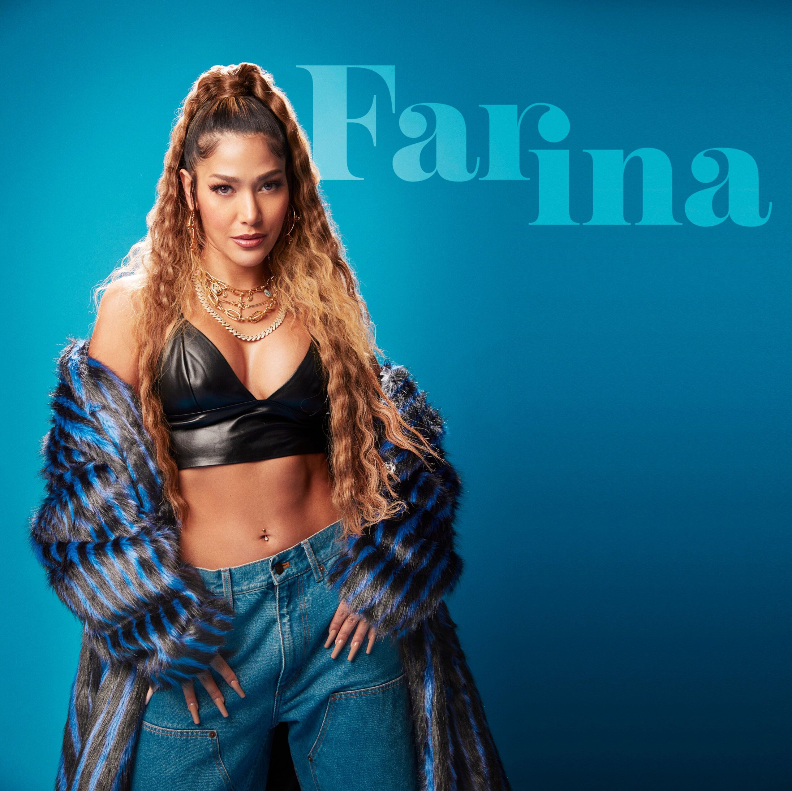 Great picture of Farina herself posing looking stylish and contemporary