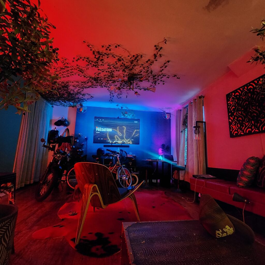 Bodega is an immersive space for podcasts, photo shoots, and music performances via 360 MAGAZINE.