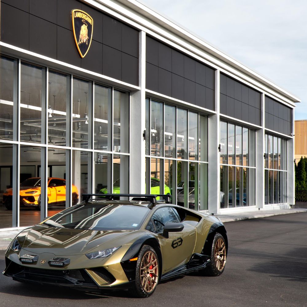 New Lamborghini Long Island showroom via 360 MAGAZINE. 