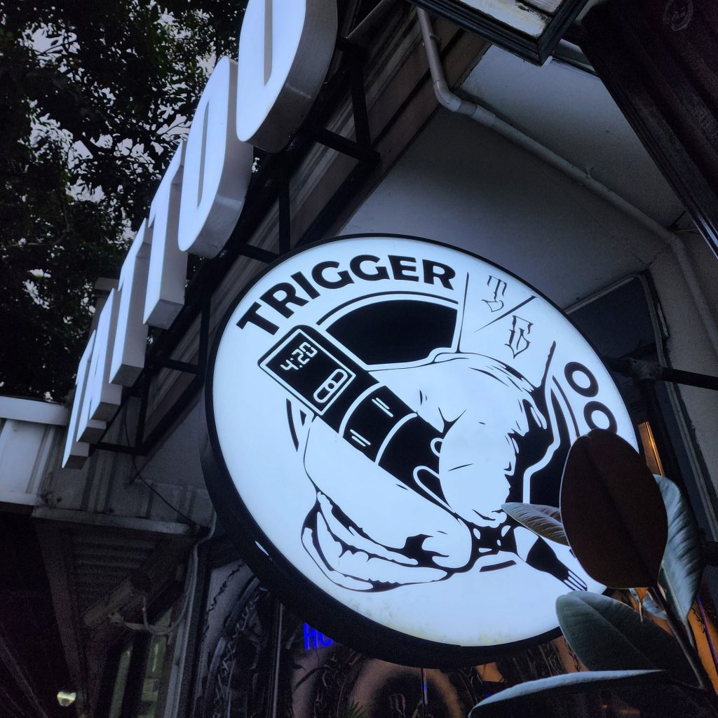 Travel journalist Vaughn Lowery visits Trigger Tattoo in Bangkok via 360 MAGAZINE. 