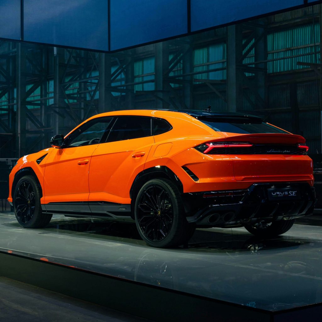 Lamborghini Urus SE PHEV via 360 MAGAZINE. 