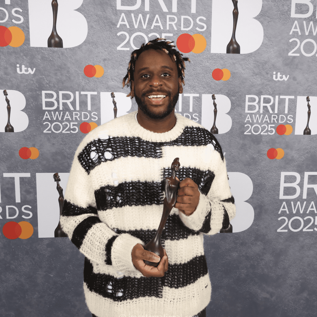 Myles Smith receives Brit Award via 360 MAGAZINE.