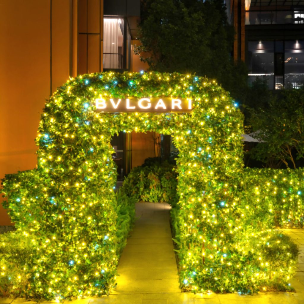 Bvlgari Hotel Shanghai holiday decorations via 360 Magazine. 