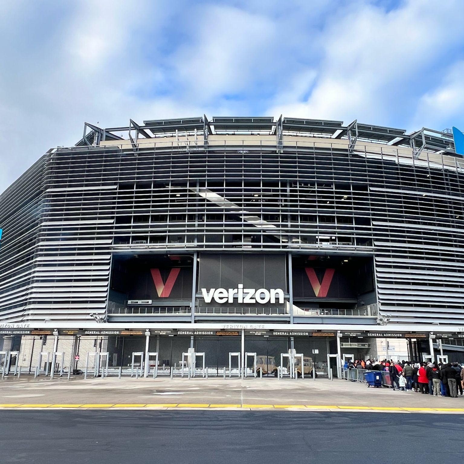 Verizon Super Bowl Fanfest at Metlife Stadium with Armon Hayes via Vaughn Lowery's 360 Magazine.